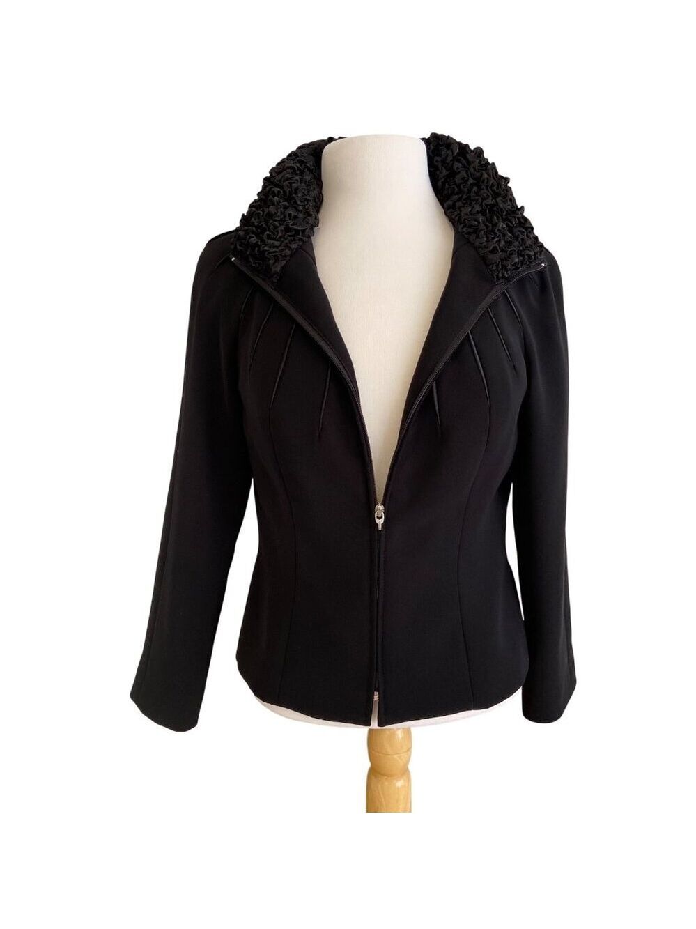 Joseph Ribkoff Black Jacket With stunning Ruffled Collar Front Zip Womens Size 8